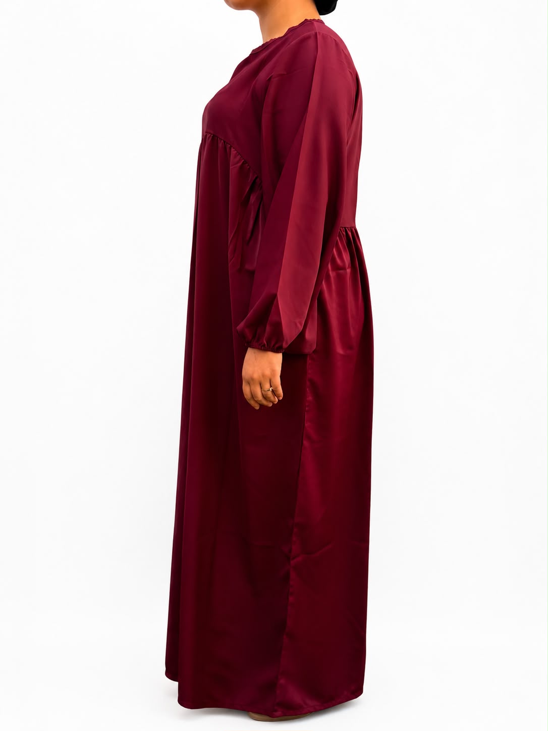 Abaya longue en soie de Médine